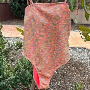 RIO BEACH colorful swimsuit size 7 (S-M) with fluorescent pink cups and lining